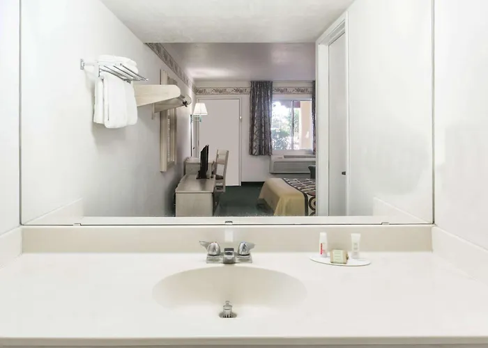 Hotel Super 8 By Wyndham
