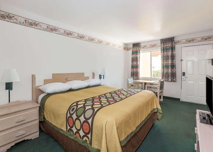 Super 8 By Wyndham Hotel Cottonwood